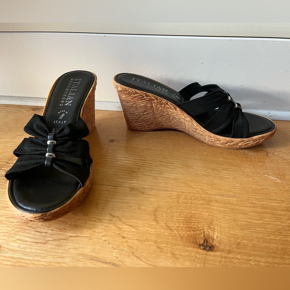 Italian Shoemakers Wedges Size 8.5
